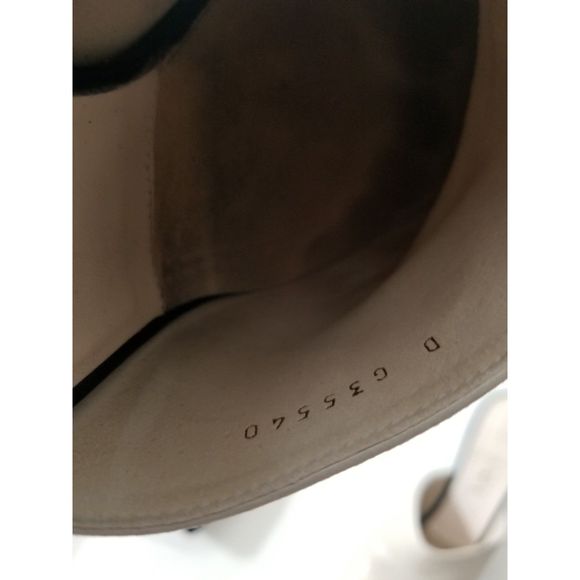 Authentic CHANEL pearl mules in size 40 - Picture 3 of 7